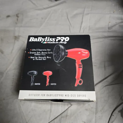 APPROXIMATELY 10 ASSORTED HEALTH AND BEAUTY PRODUCTS INCLUDING BABYLISS PRO DIFFUSER PART , AUTHENTIC AFRICAN NET SPONGE AND JB HAIR EXTENSION 