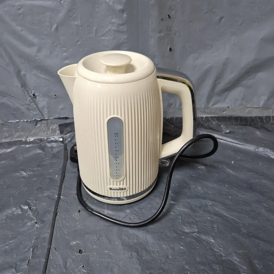 BREVILLE BOLD KETTLE - CREAM