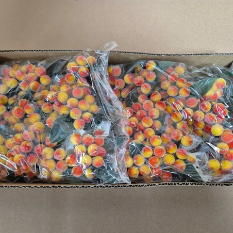 BOX OF APPROX 500 GISELA GRAHAM BERRY AND LEAF DECORATIONS ( BUNCHES)