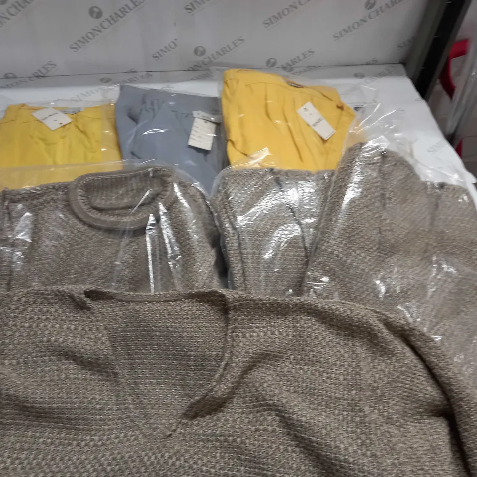 LOT OF 8 ASSORTED CLOTHING ITEMS - SIZE UNSECIFIED