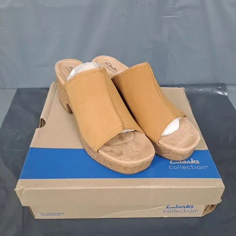 BOXED PAIR OF CLARKS NERISA VINE CORK WEDGE SANDALS IN LIGHT TAN - 8.5