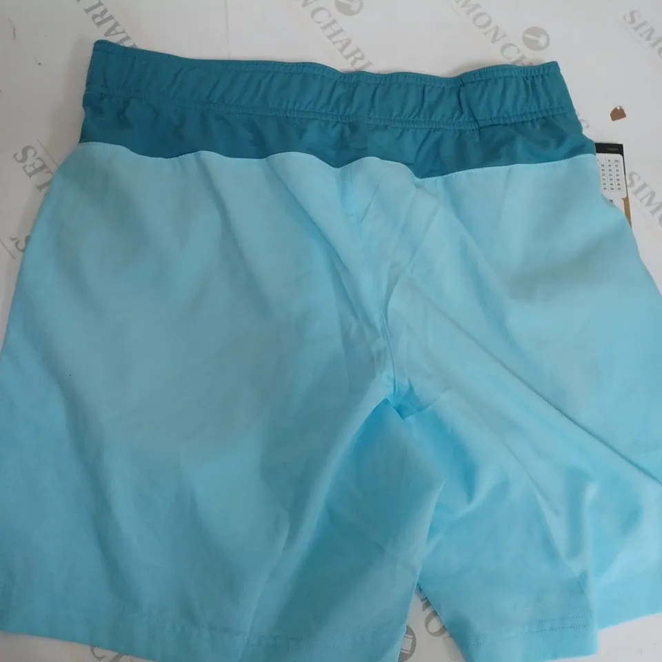 THE NORTH FACE BLUE SHORTS IN SIZE MEDIUM 