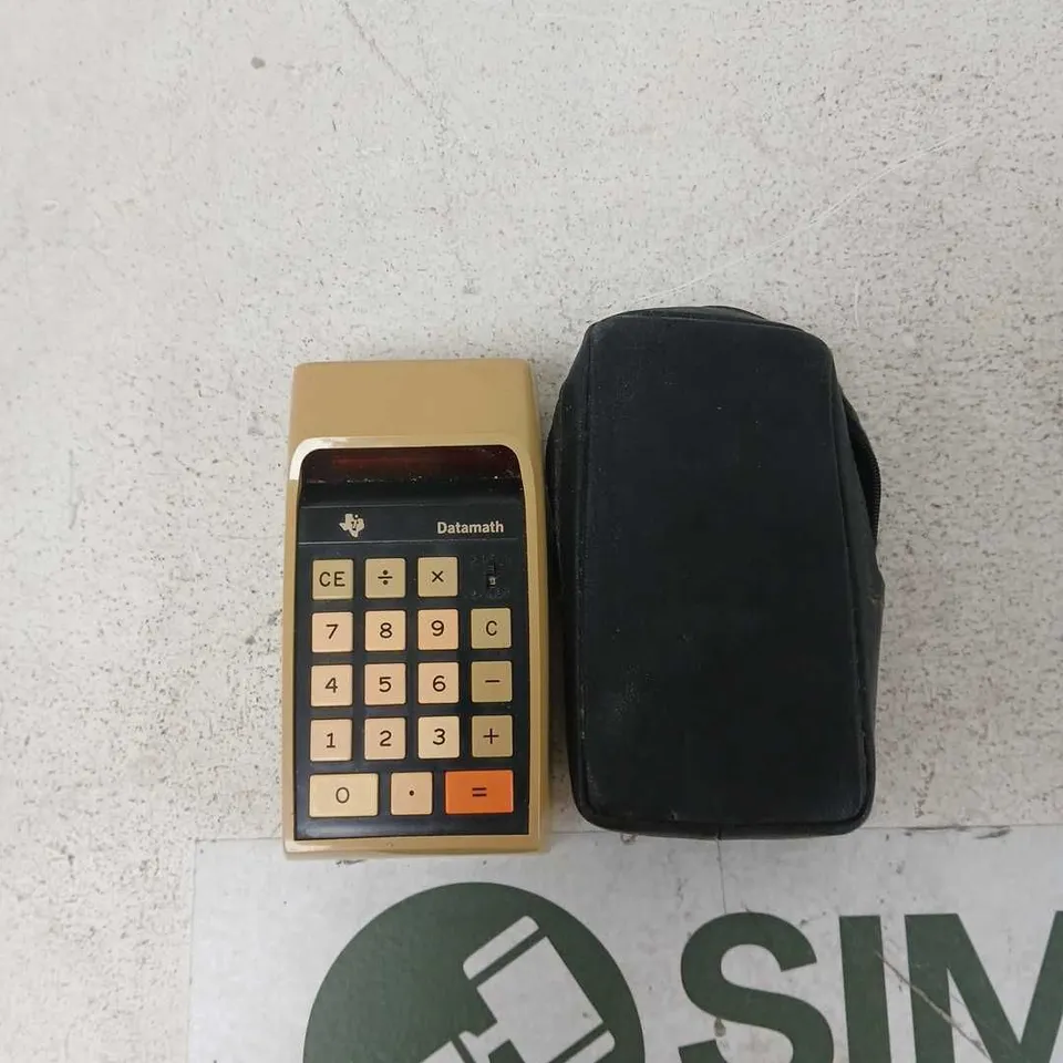 DATAMATH POCKET CALCULATOR – BEIGE CASE (VINTAGE)
