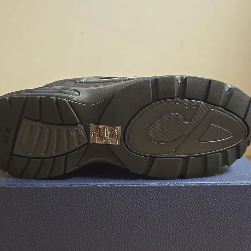 BOXED PAIR OF DIOR B30 TRAINERS – BLACK MESH, UK 9
