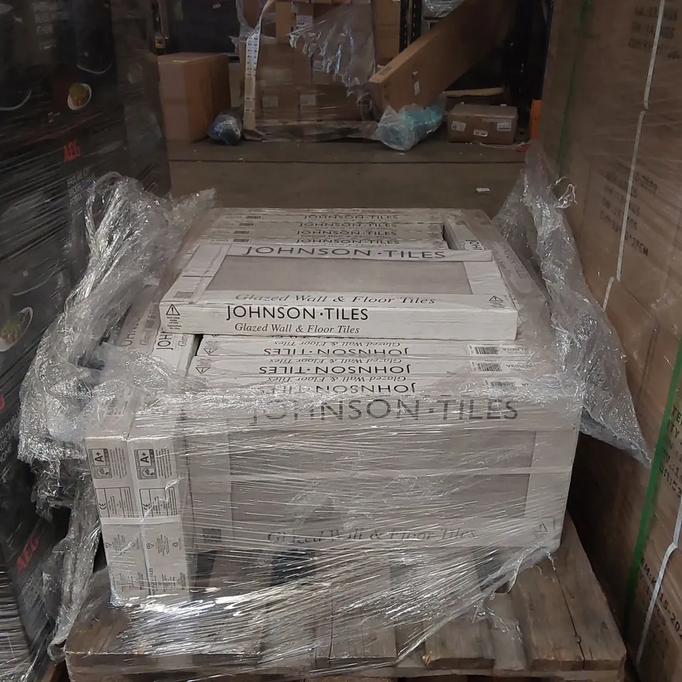 PALLET CONTAINING APPROXIMATELY 88 BOXES OF 5 JOHNSON-TILES ALR03A ASHL WALL TILES - GREY, 60 x 30CM