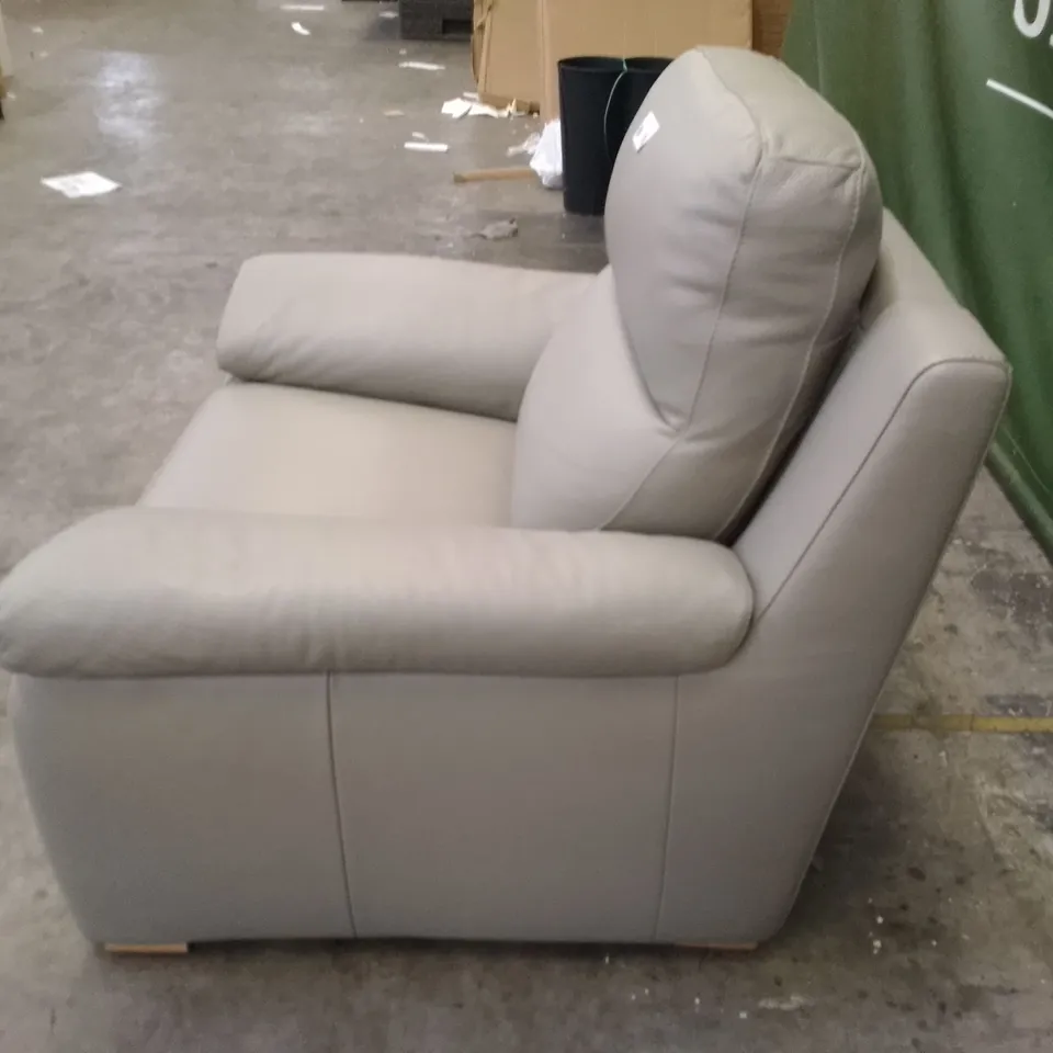 QUALITY ITALIAN DESIGNER MORENO CHAIR WITH SMALL ARMS - LIGHT GREY LEATHER