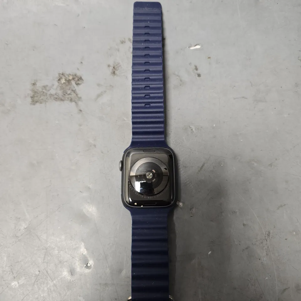 APPLE WATCH SERIES 4 