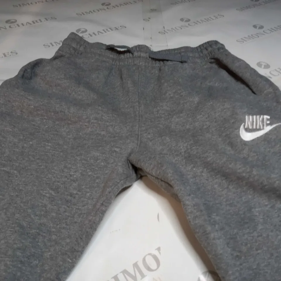 NIKE TRACKSUIT SWEATPANT JOGGERS IN GREY - LARGE