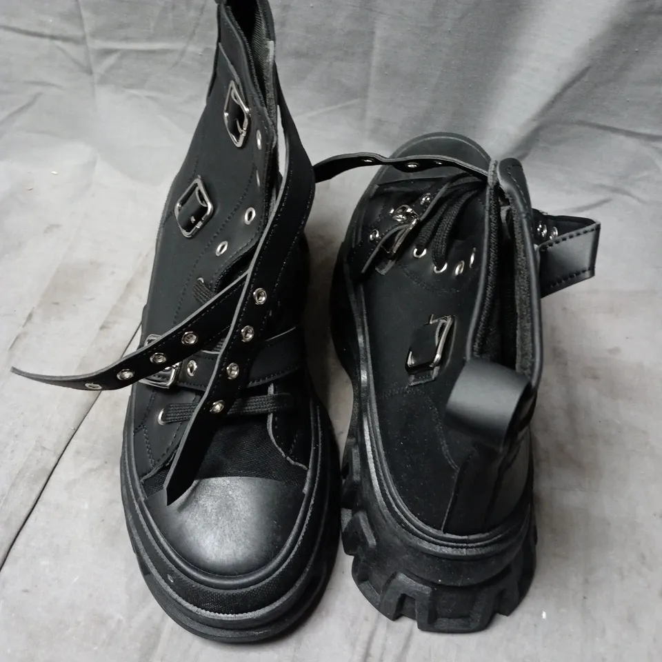 BOXED BLACK CHUNKY-SOLED COMBAT BOOTS WITH BUCKLE STRAPS