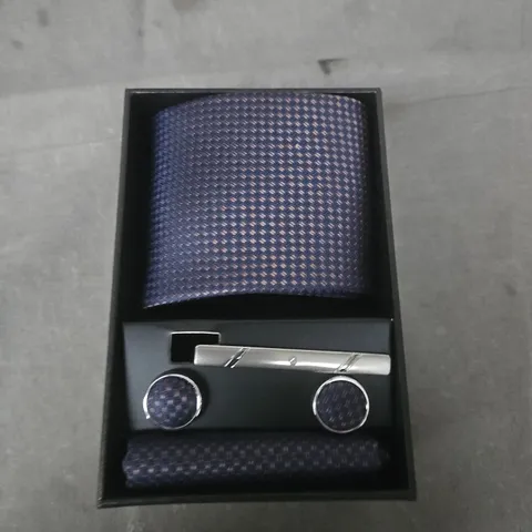 FASHION&CLASSIC MEN'S NAVY PATTERNED TIE & CUFFLINKS GIFT SET – BOXED