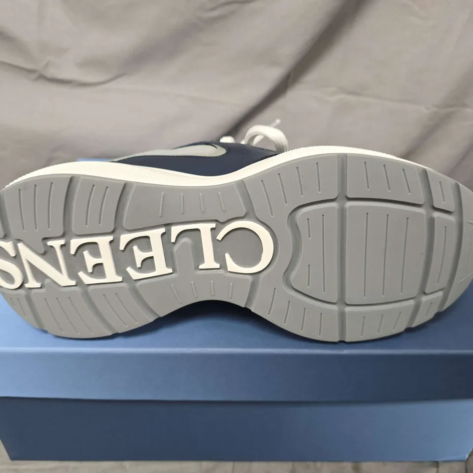 BOXED PAIR OF CLEENS PODIUM TRAINERS IN INDIGO - UK 7.5