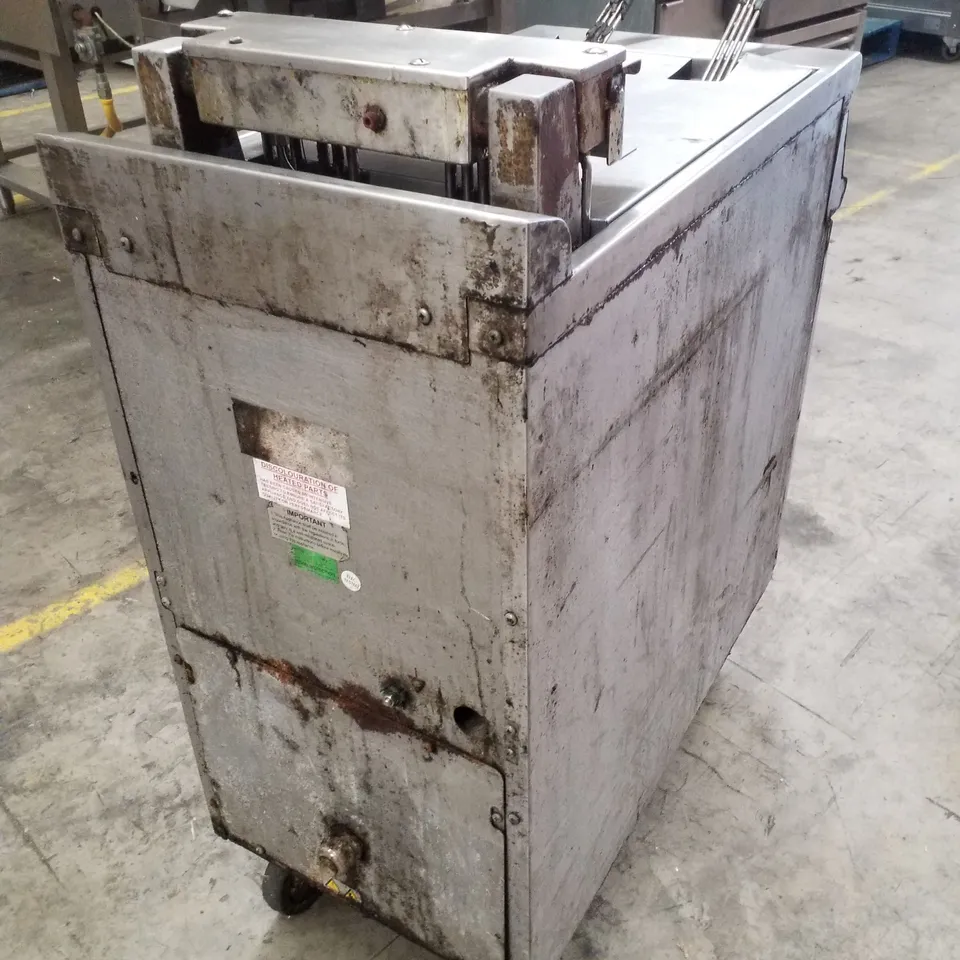 FALCON COMMERCIAL DEEP FRYER WITH TWIN BASKETS – STAINLESS STEEL