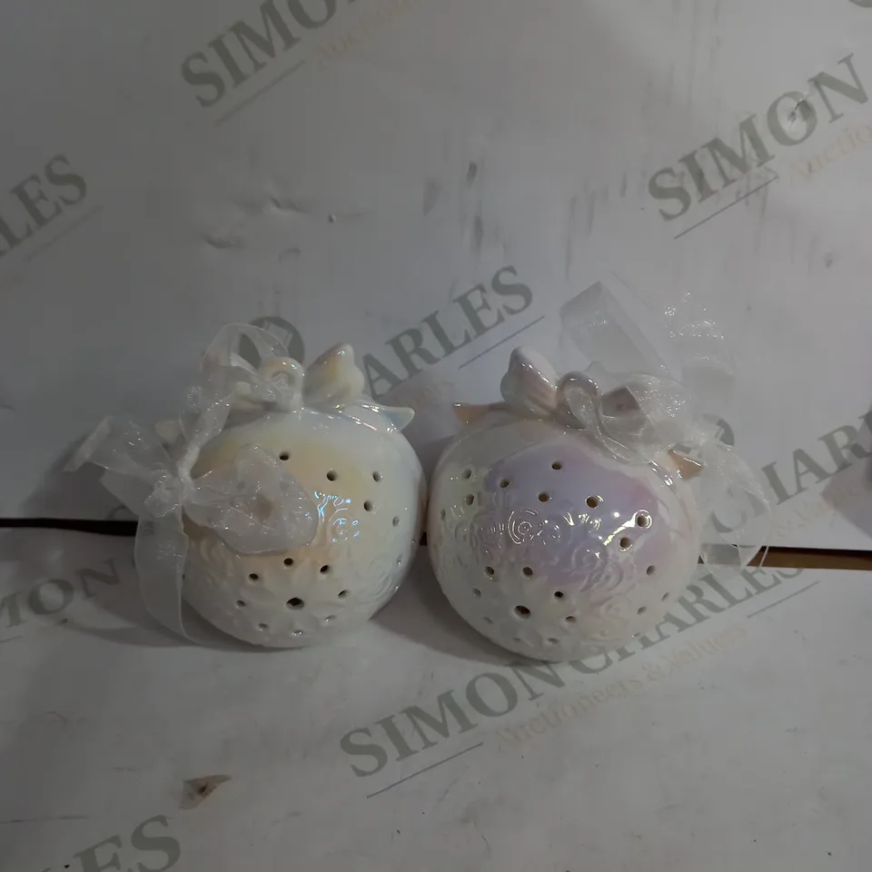 CERAMIC LIGHT UP DECORATIVE WHITE BAUBLES 