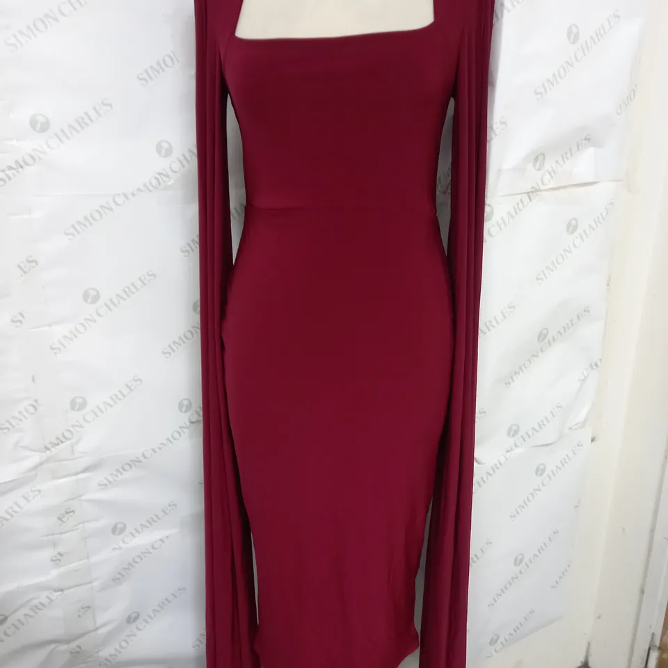 CLUB LONDON SQUARE NECK PADDED SHOULDER MIDI DRESS WITH CAPE SLEEVES IN BERRY SIZE 12