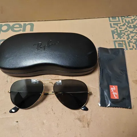 RAY BAN GOLD TONE FRAMED GLASSES WITH CARRY CASE