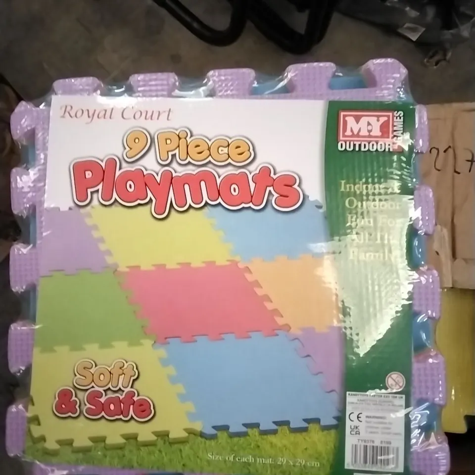 BAGGED ROYAL COURT 9 PIECE PLAYMATS 