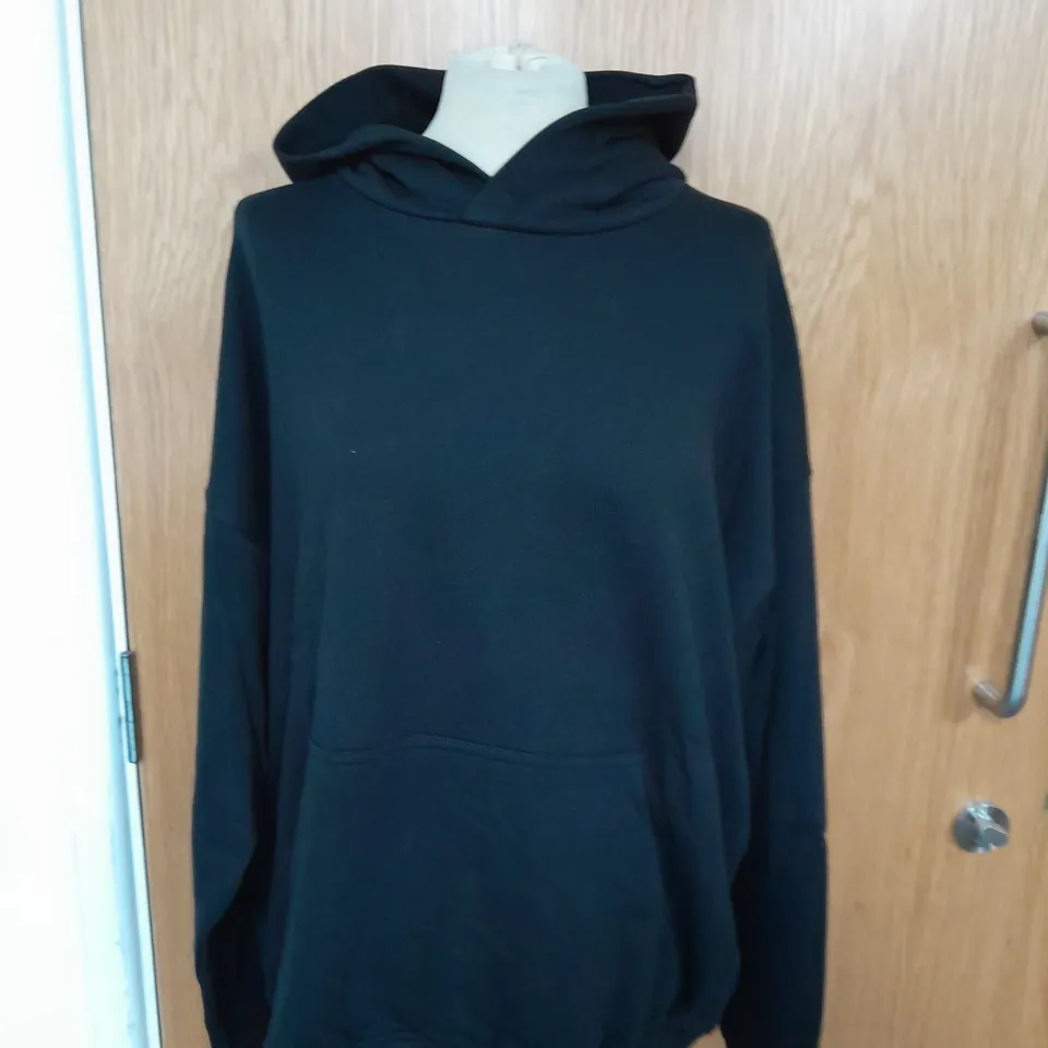 GYMSHARK REST DAY ESSENTIALS HOODIE SIZE L IN BLACK