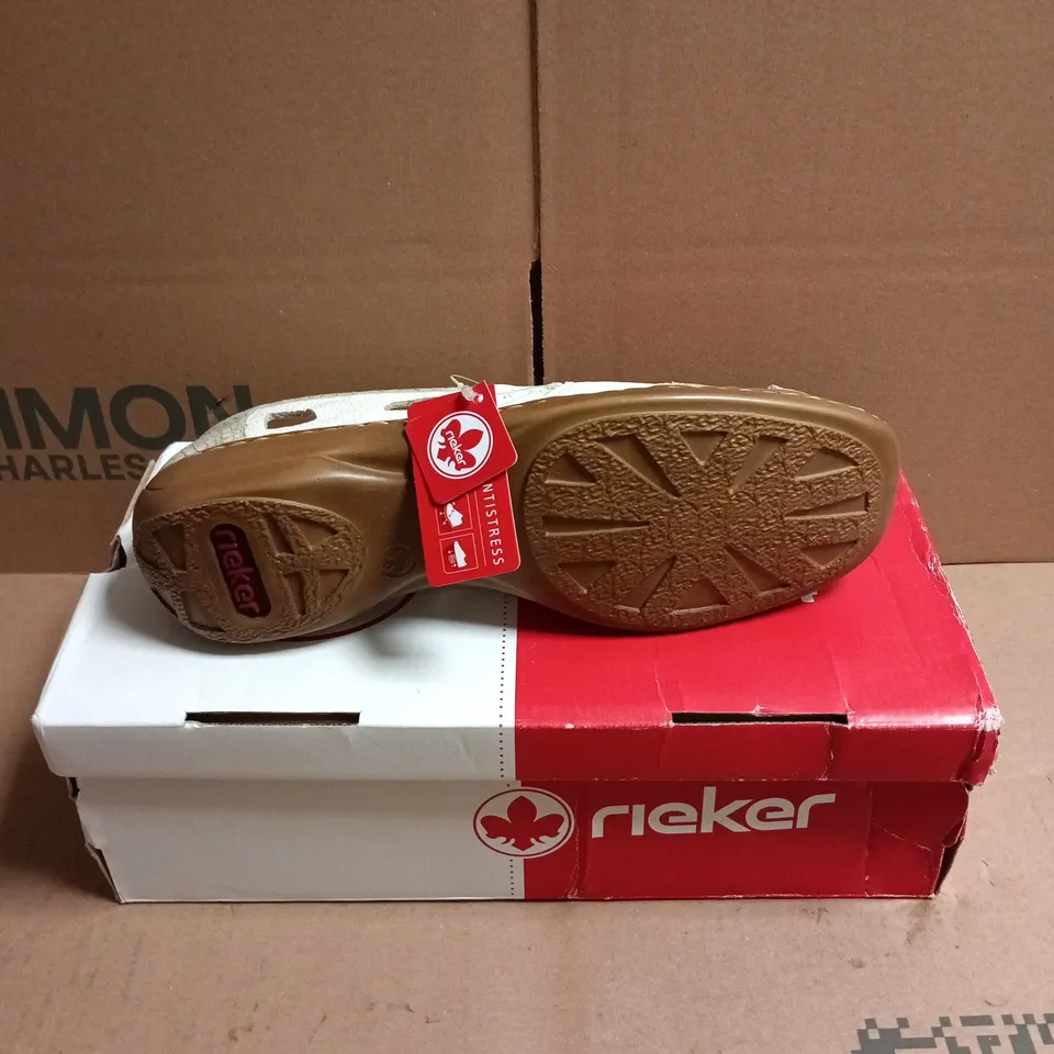 BOXED PAIR OF RIEKER 41385 SLIP-ON SHOES - 6