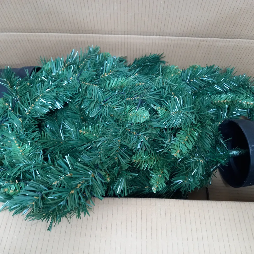 BOXED THE TREE COMPANY PRE-LIT OUTDOOR PORCH SET 