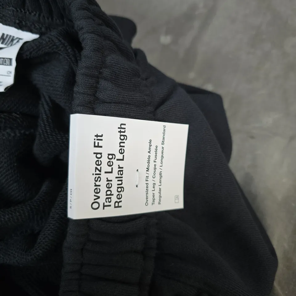 NIKE OVERSIZED FIT SWEATPANTS – BLACK, TAPERED LEG, REGULAR LENGTH