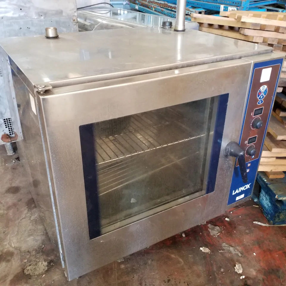 LAINOX COMMERCIAL COMBI OVEN