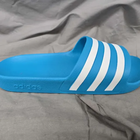 UNBOXED PAIR OF ADIDAS ADILETTE AQUA SLIDERS IN BLUE - UK 12