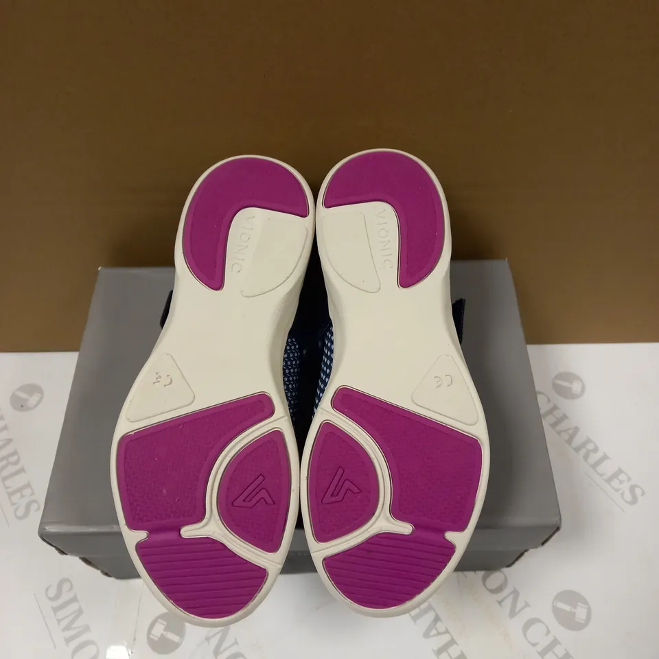 VIONIC JESCAL SPORTS TRAINERS - SIZE 3