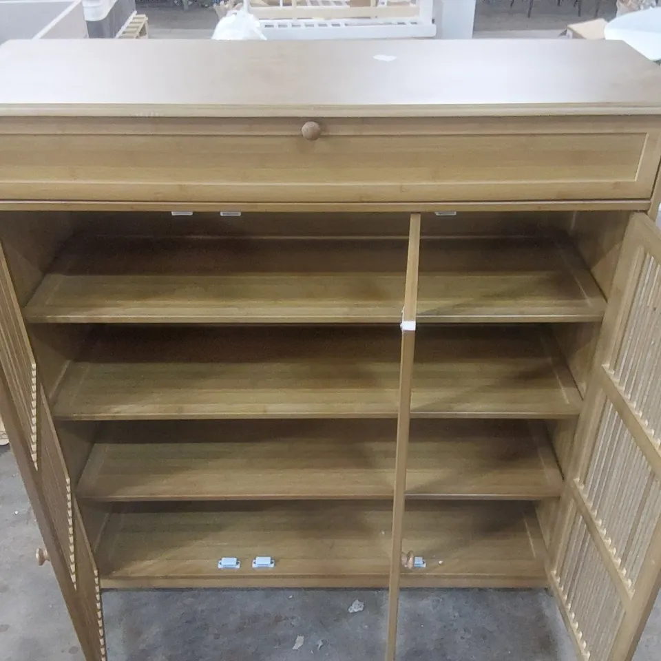 18 PAIR SHOE STORAGE CABINET