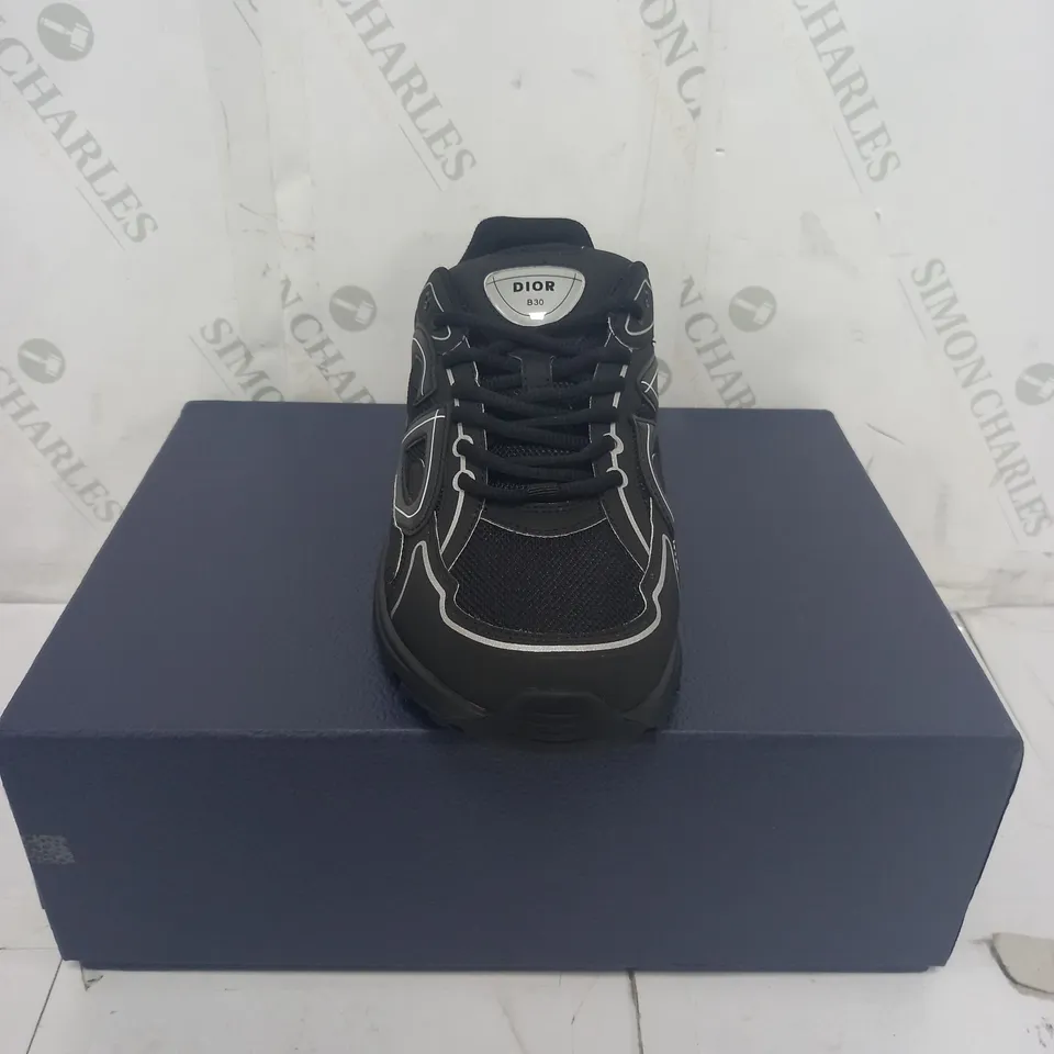 BOXED DIOR B30 SNEAKER SIZE UNSPECIFIED 