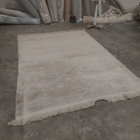 QUALITY DESIGNER AREA RUG - APPROXIMATELY 290 x 205cm