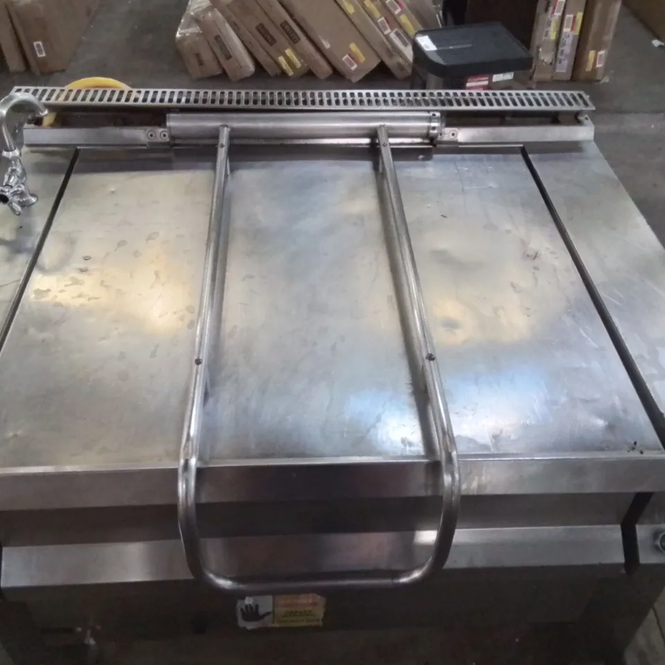 COMMERCIAL TILTING BRAISING PAN