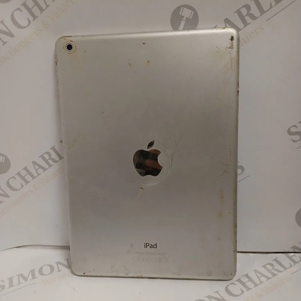 APPLE IPAD MODEL A1474 SILVER