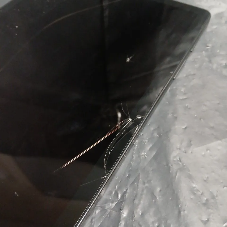 SAMSUNG GALAXY A9+ TABLET SM-X216B 64GB CELLULAR – CRACKED SCREEN