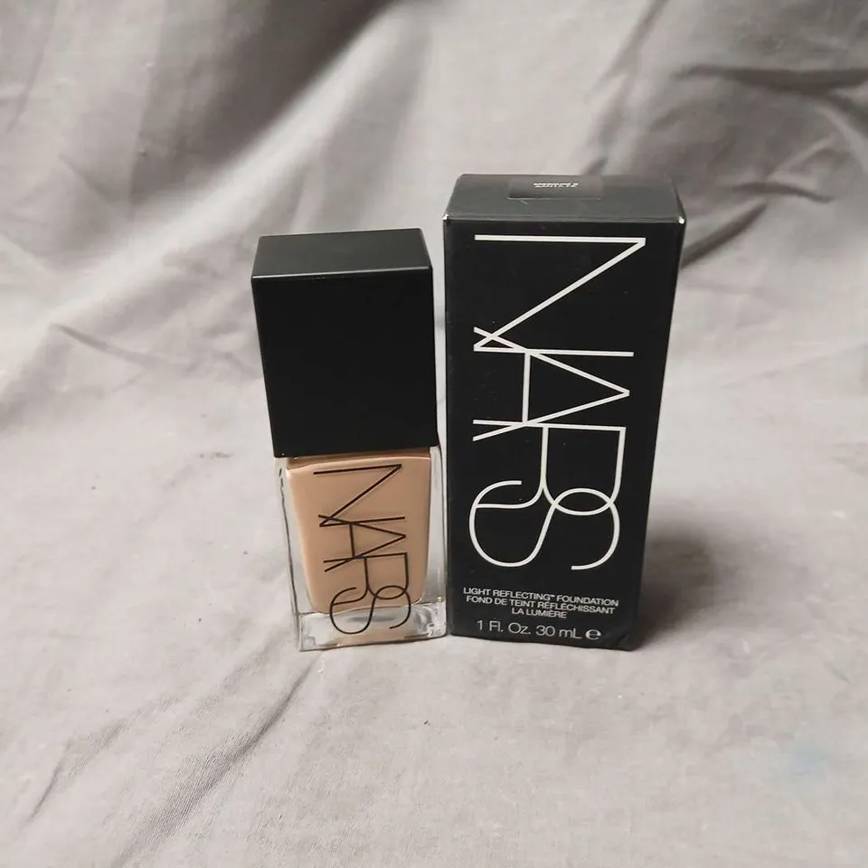 NARS LIGHT REFLECTING FOUNDATION – MEDIUM 2 SANTA FE (30 ML) – BOXED