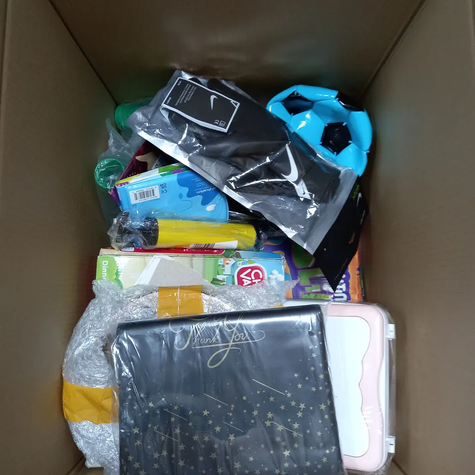 LARGE QUANTITY OF ASSORTED TOYS AND GAMES TO INCLUDE - HAND2MIND SENSORY FIDGET TUBES - LEGO DREAMZ MAGAZINE - SHARK PIRATE GAME - ETC