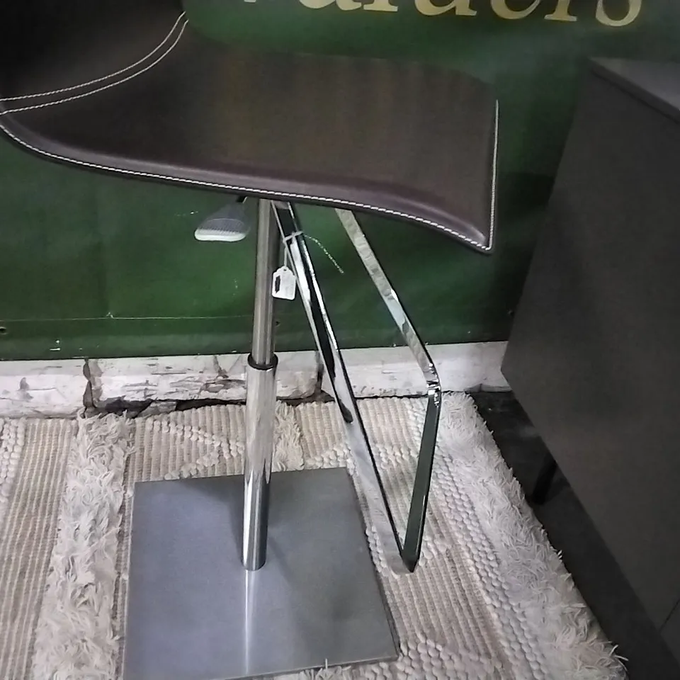 QUALITY ITALIAN MADE CATTELAN LIFT AND RISE SWIVEL BAR STOOL  RRP £748