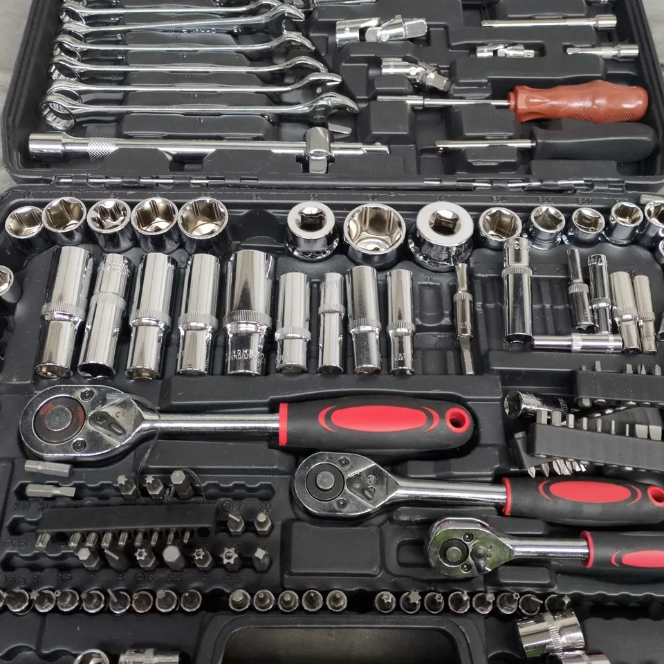 216 PCE TOOL SET 
