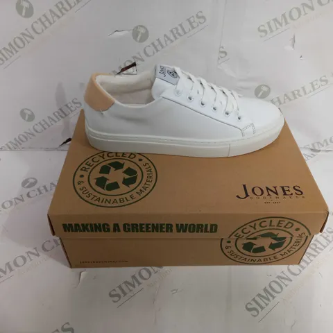 BOXED PAIR OF JONES BOOTMAKER TRAINING SHOES IN WHITE