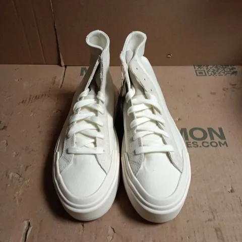 CONVERSE CHUCK TAYLOR ALL STAR HIGH-TOP SNEAKERS – WHITE - UK SIZE 9 