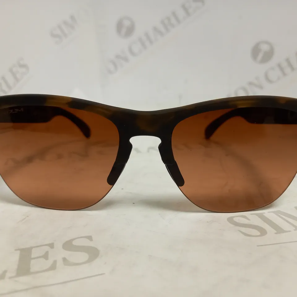 OAKLEY FROGSKINS LITE TORTOISESHELL SUNGLASSES RRP £111