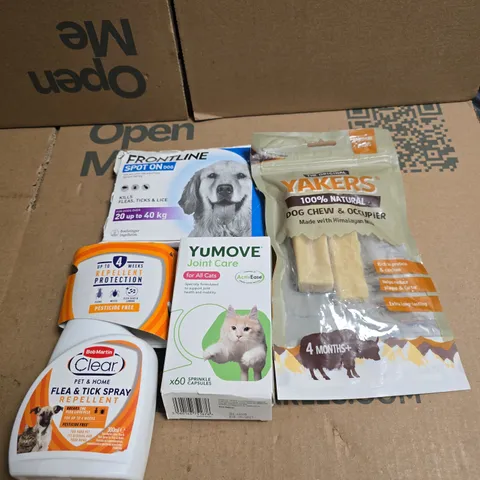TOTE OF APPROXIMATELY 18 ASSORTED PET RELATED ITEMS TO INCLUDE FRONTLINE, YAKERS, YUMOVE ETC