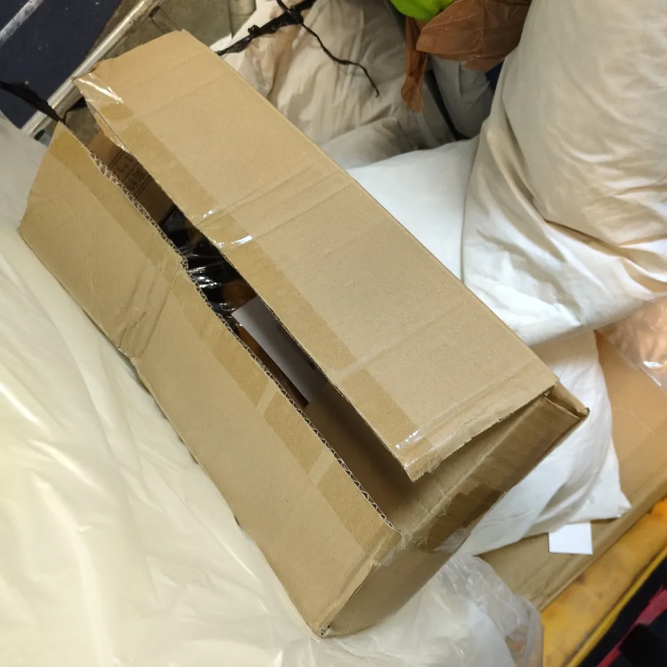 A MIX OF APPROXIMATELY 6 LARGE ITEMS INCLUDING CAR WASH MOP, PILLOWS, LARGE SHEET PLASTIC ETC. 