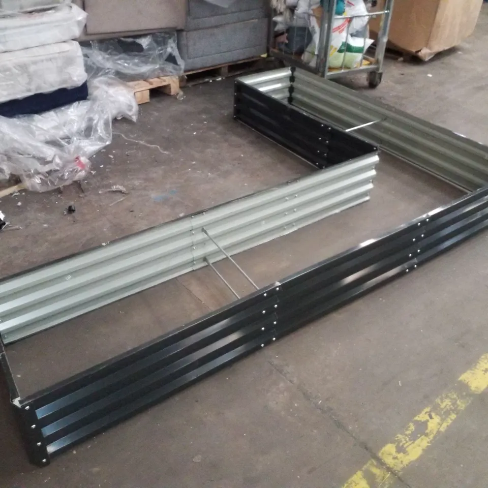 BAZZINOTTI METAL OUTDOOR PLANTER BOX APPROXIMATELY 275×206CM