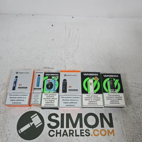APPROXIMATELY 20 ASSORTED E-CIG PRODUCTS AND ACCESSORIES TO INCLUDE VAPORESSO, GEEKVAPE