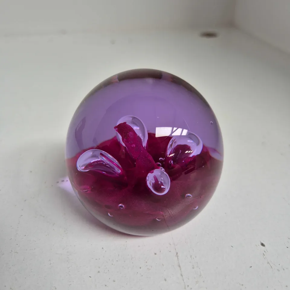 ARTGLASS MOONFLOWER SCOTLAND GLASS PAPERWEIGHT