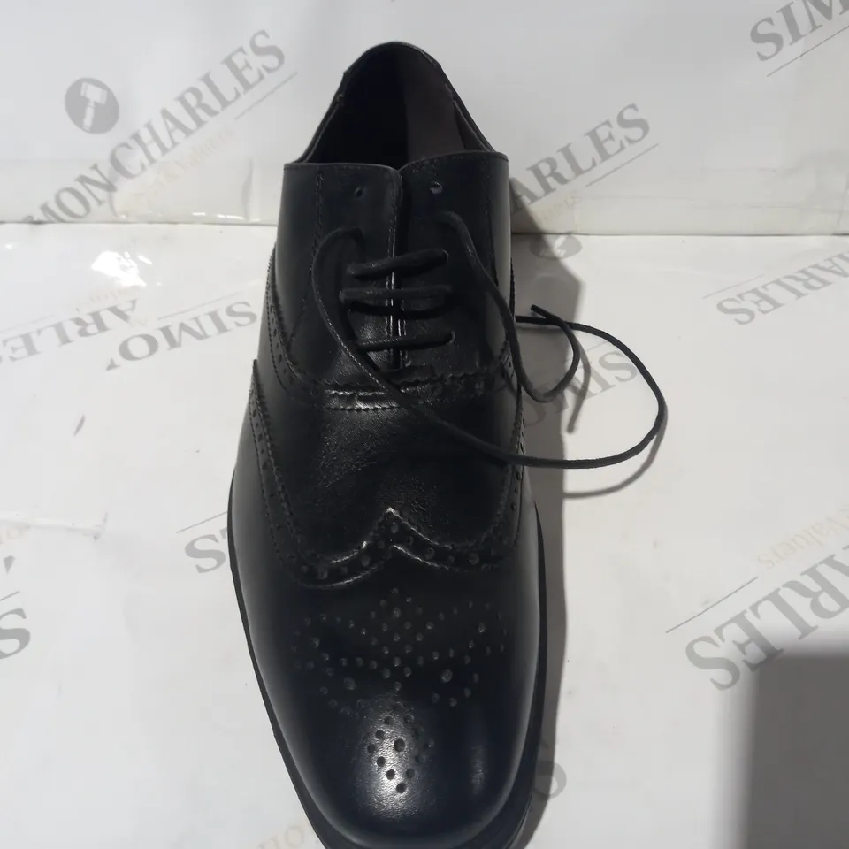 BOXED PAIR OF NEXT LACE UP SHOES IN BLACK UK SIZE 8