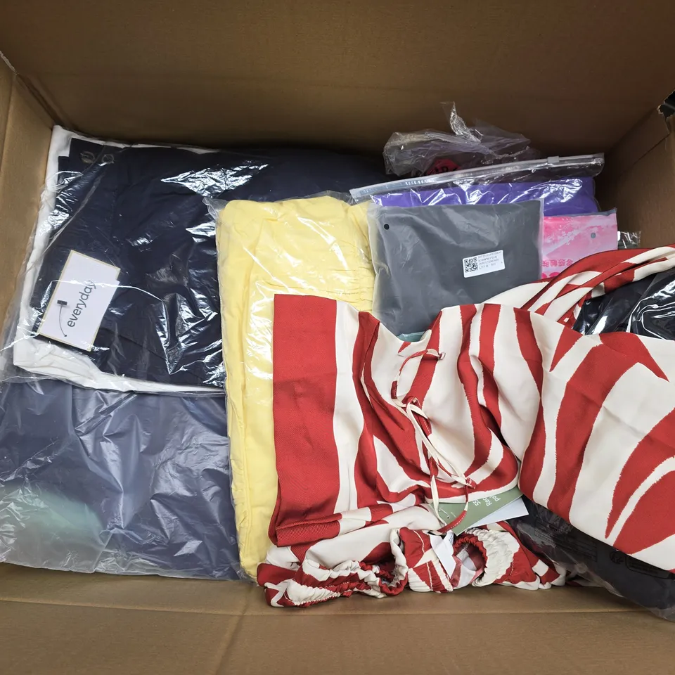 LARGE BOX OF APPROXIMATELY 20 ASSORTED CLOTHING ITEMS IN VARIOUS SIZES, STYLES AND COLOUR 