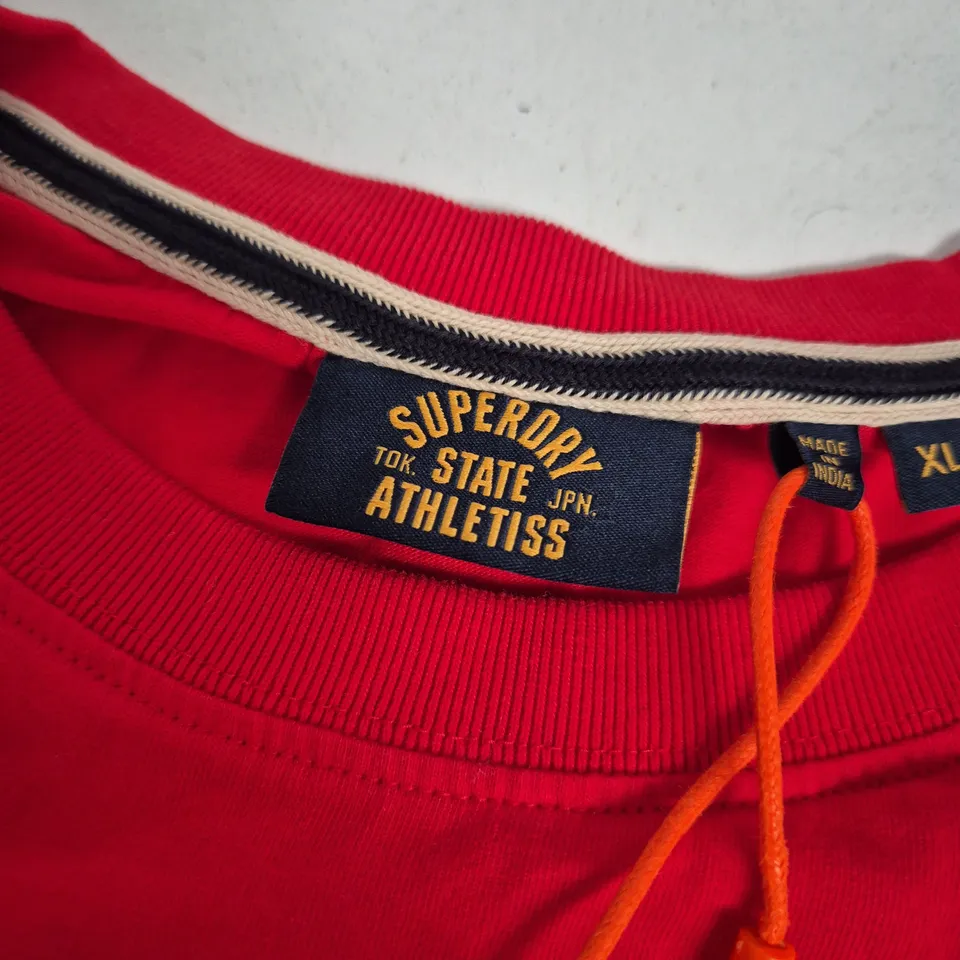 SUPERDRY ESSENTIAL LOGO EMB TEE – RED, XL