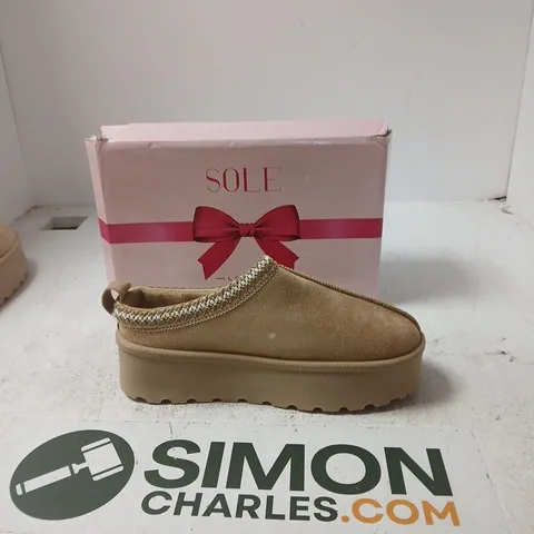 SOLE LONDON SAND MICRO SUEDE SLIP-ON PLATFORM SHOES – UK 7 