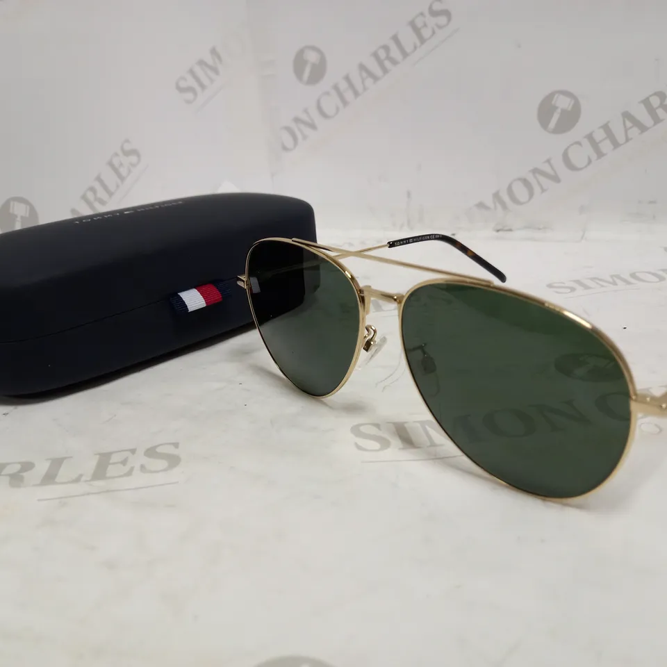 TOMMY HILFIGER METAL PILOT SUNGLASSES RRP £120
